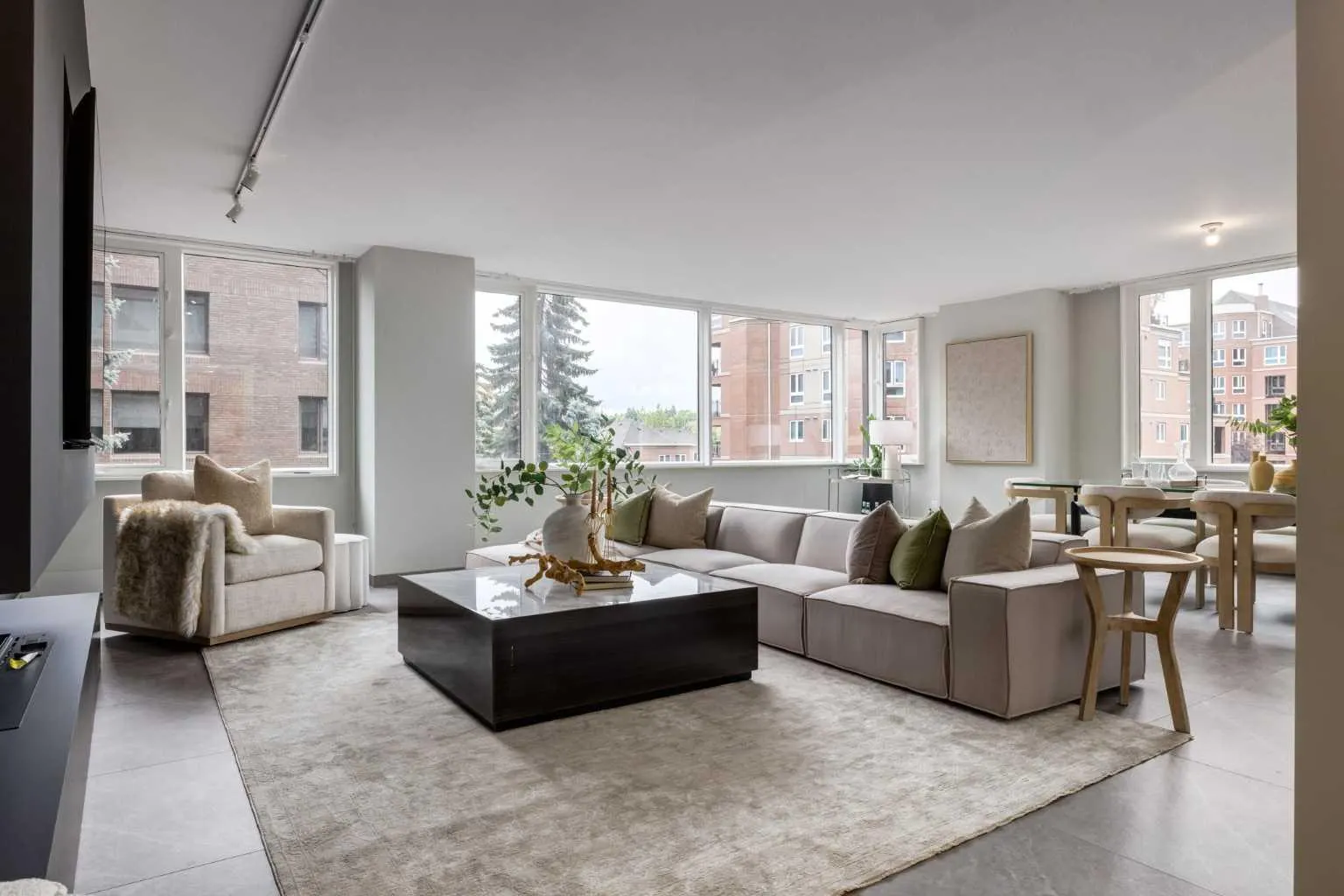 Eau Claire, 500 Eau Claire Avenue SW, Calgary