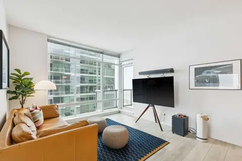 Unit 1401, 215 13 Avenue SW