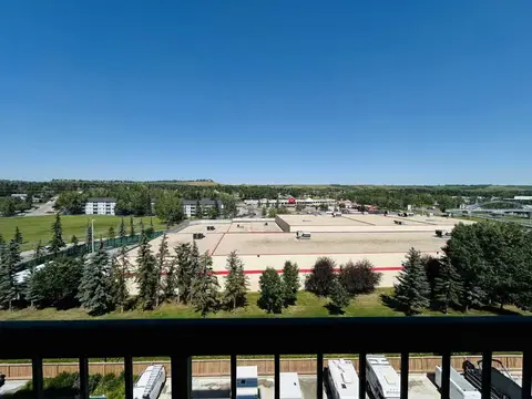 Unit 806, 5204 Dalton Drive NW