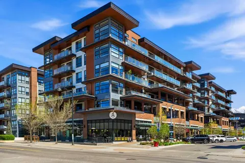 Unit 212, 122 Mahogany Centre SE