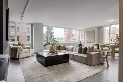 Eau Claire, 500 Eau Claire Avenue SW