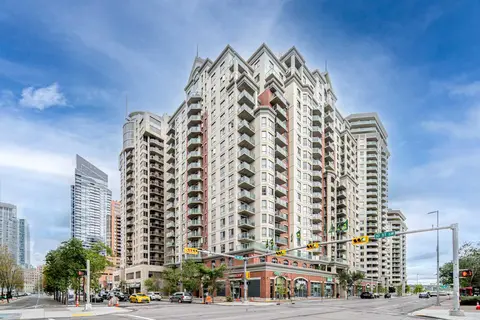 Unit 811, 1111 6 Avenue SW