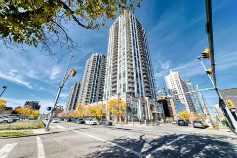Luna, 1111 10 Street SW
