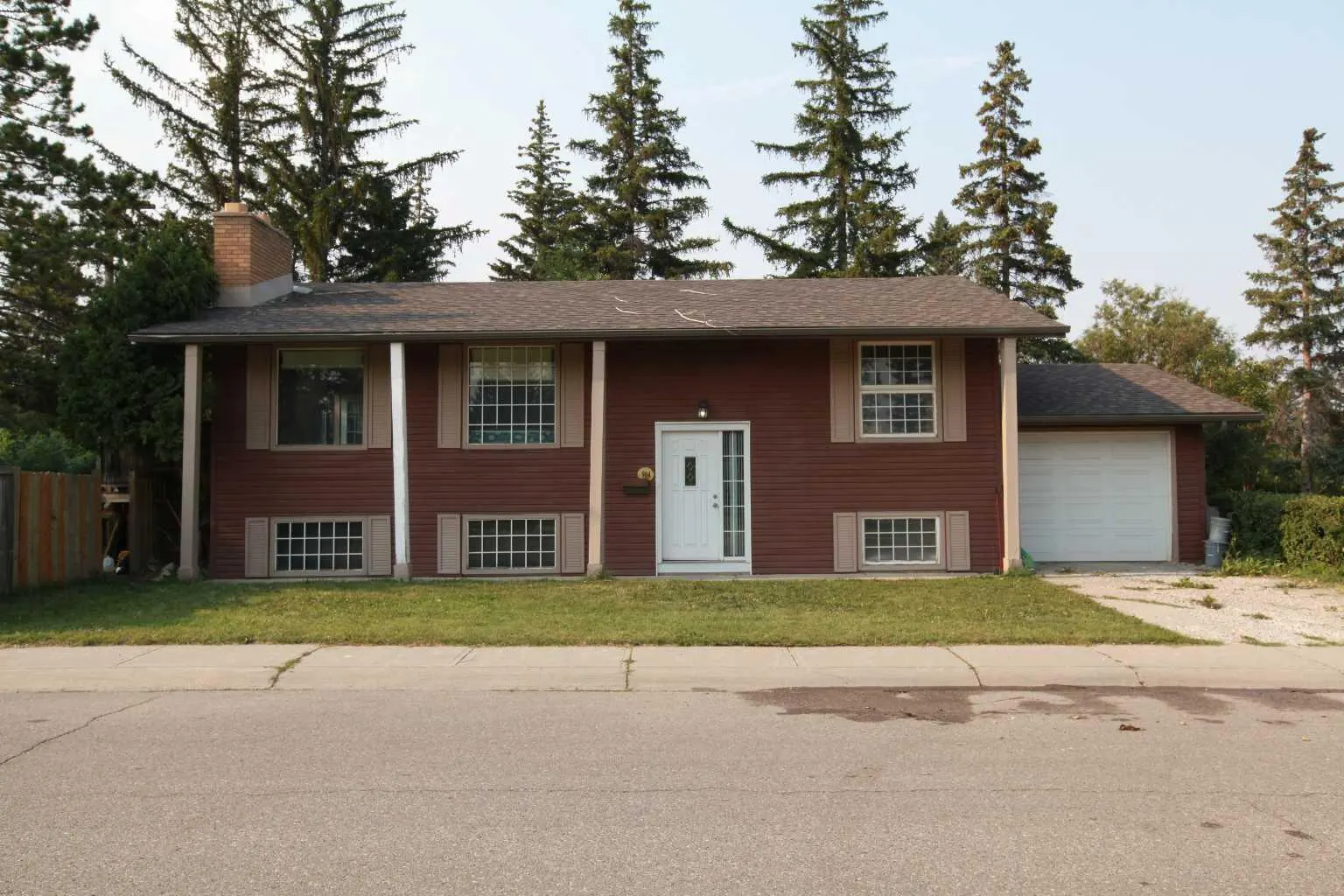 904 73 Avenue SW, Calgary - photo 1