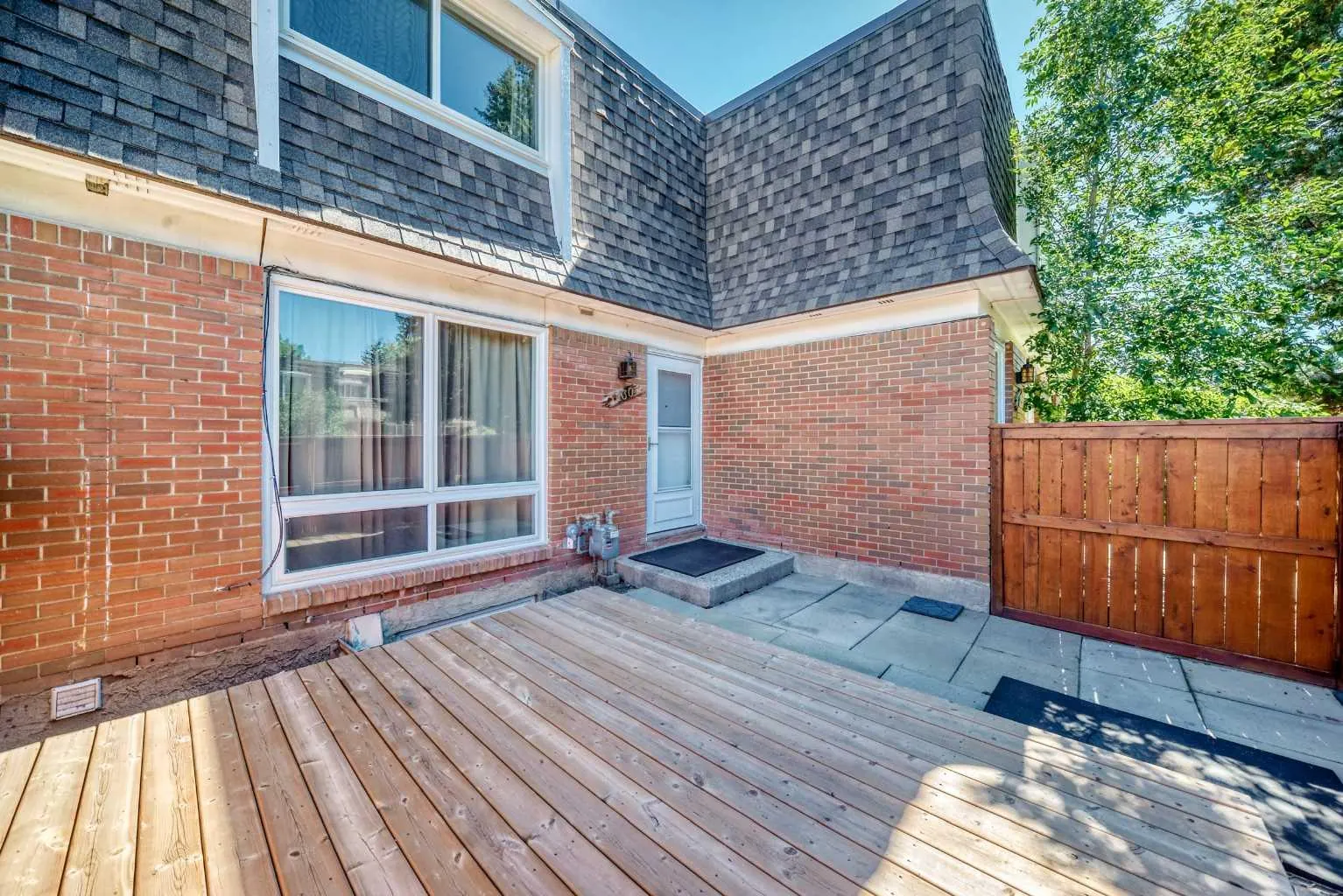 130, 330 Canterbury Drive SW, Calgary - photo 1