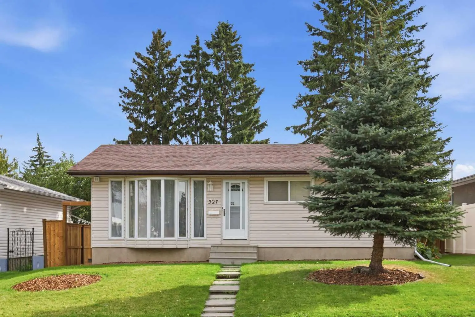 327 94 Avenue SE, Calgary - photo 1