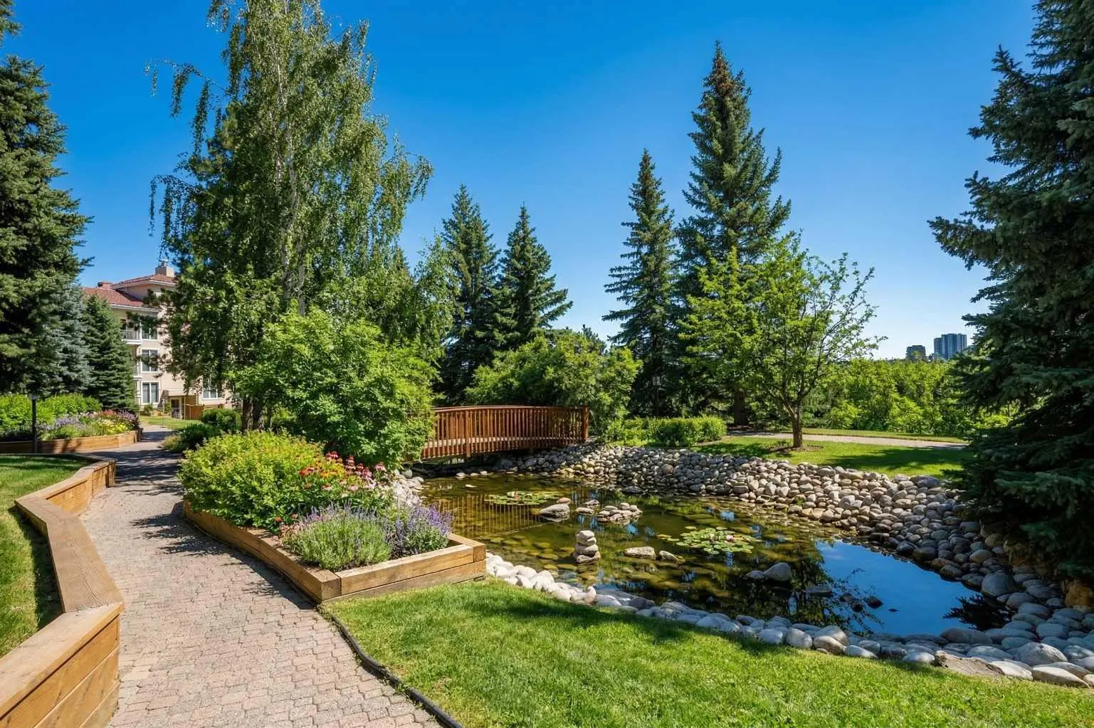 602, 505 Canyon Meadows Drive SW, Calgary - photo 1