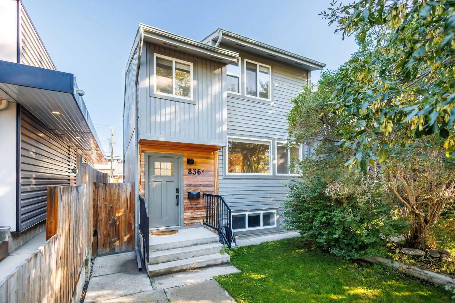 836C 68 Avenue SW, Calgary - photo 1
