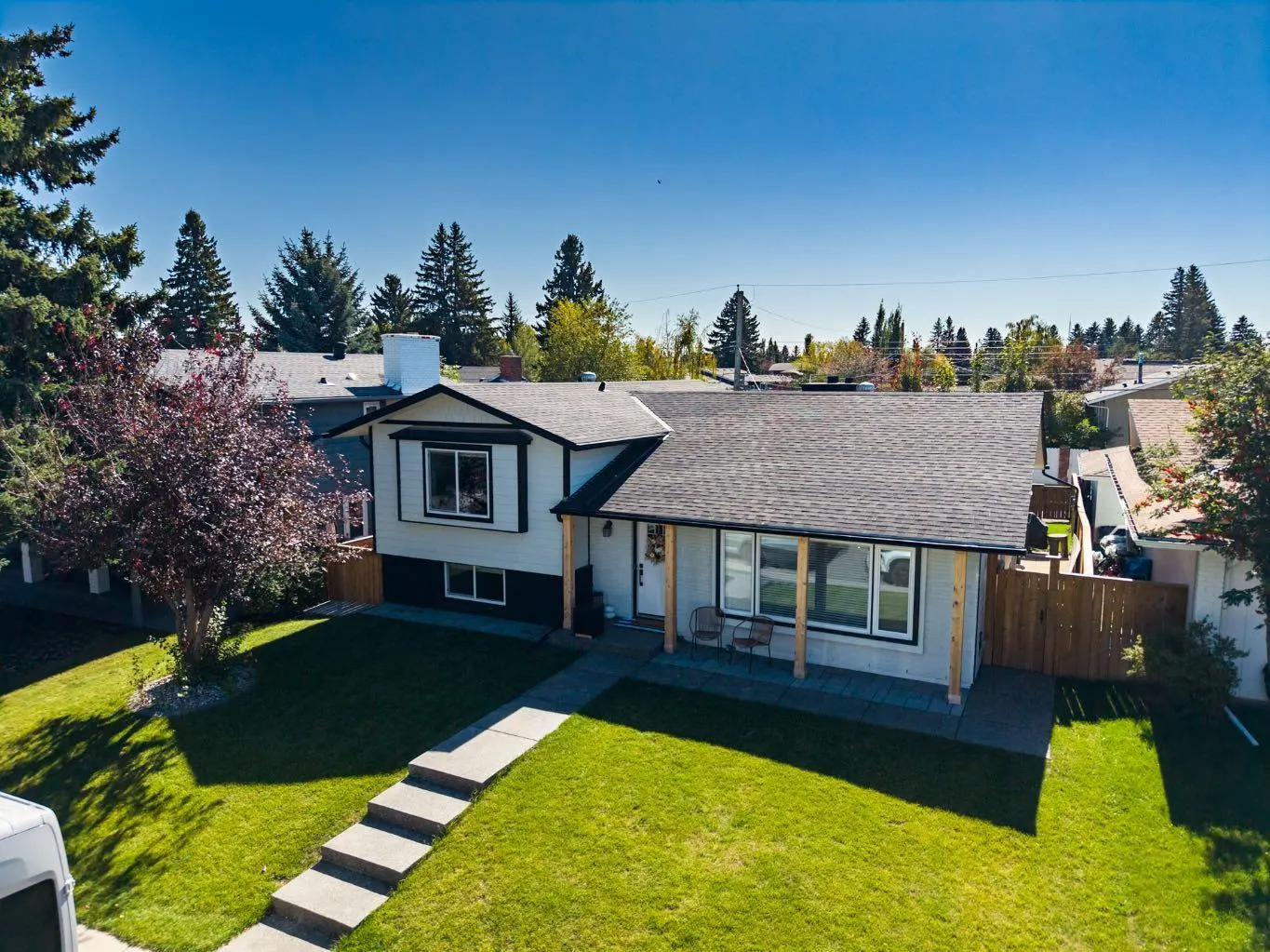 1215 Lake Twintree Drive SE, Calgary - photo 1