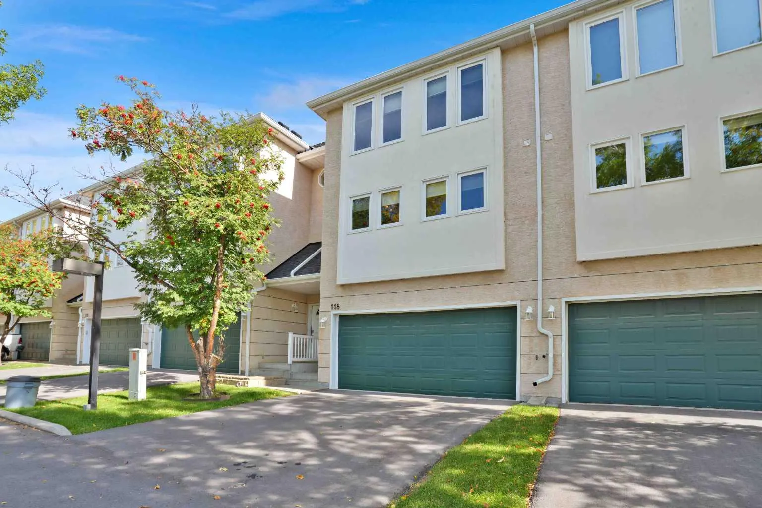 118 Candle Terrace SW, Calgary - photo 1
