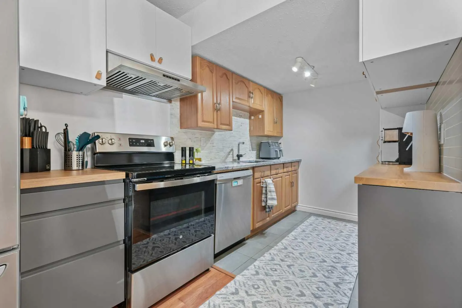 302, 9930 Bonaventure Drive SE, Calgary - photo 1