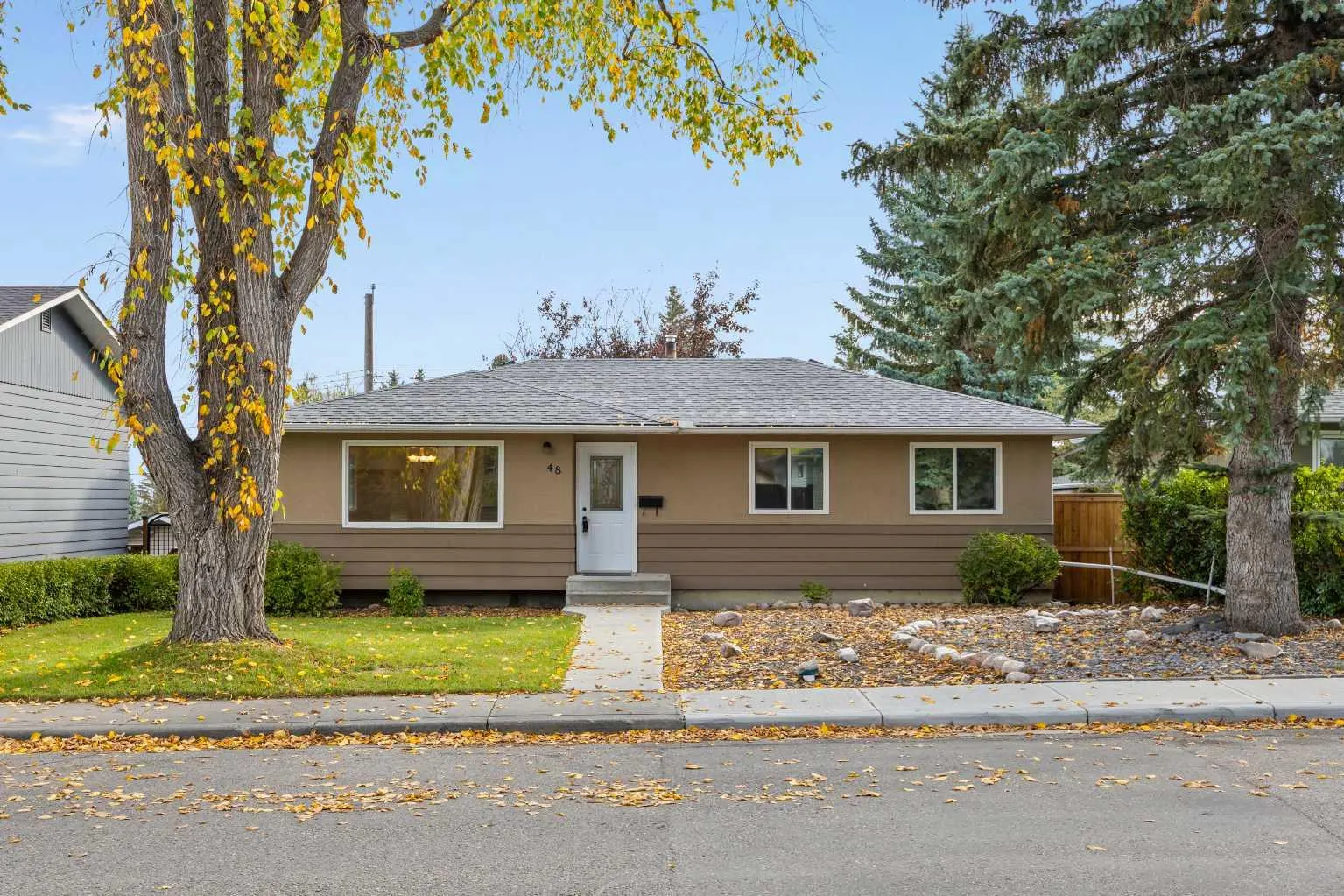 48 Selkirk Drive SW, Calgary - photo 1