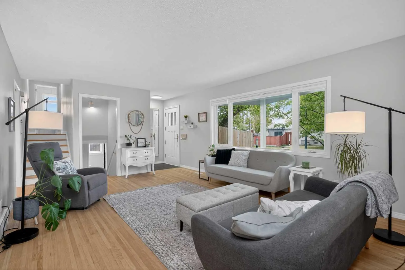 10704 Maplecrest Road SE, Calgary - photo 1
