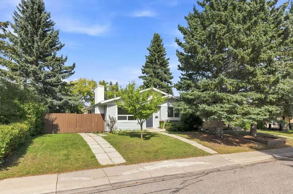 148 Cantrell Drive SW, Calgary - photo 1