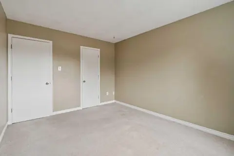 9302, 315 Southampton Drive SW photo 15