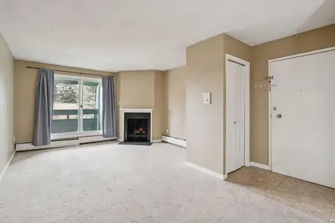 9302, 315 Southampton Drive SW photo 2