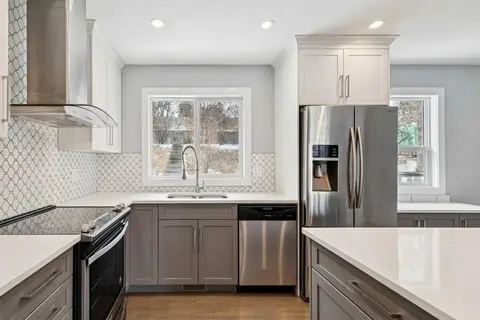 40 Henefer Road SW photo 11
