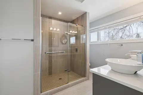 40 Henefer Road SW photo 14