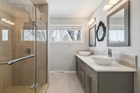 40 Henefer Road SW photo 15