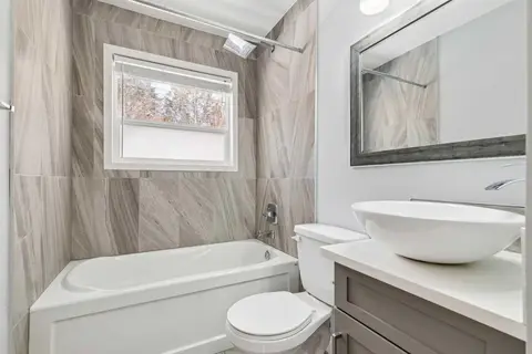 40 Henefer Road SW photo 17