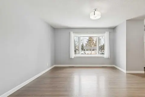 40 Henefer Road SW photo 6