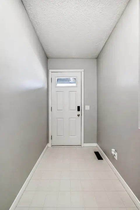 702, 9930 Bonaventure Drive SE photo 9