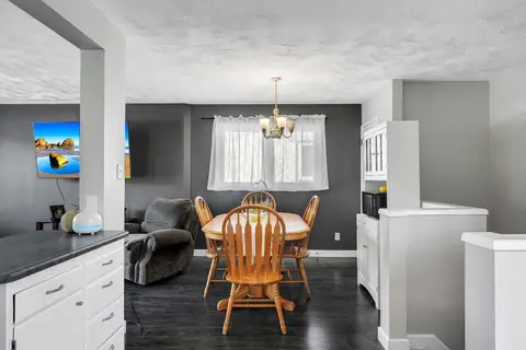 249 Acadia Drive SE photo 11
