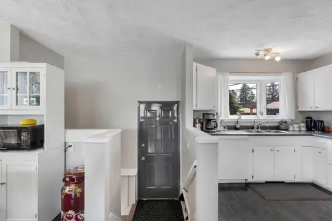 249 Acadia Drive SE photo 12