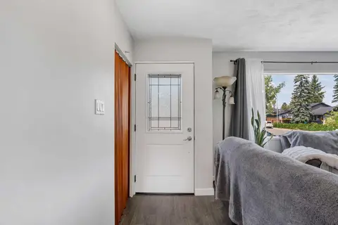 249 Acadia Drive SE photo 2