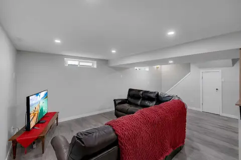 249 Acadia Drive SE photo 20