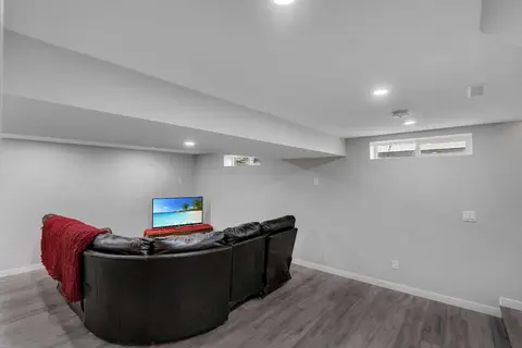249 Acadia Drive SE photo 21