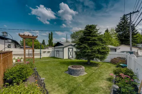 249 Acadia Drive SE photo 31
