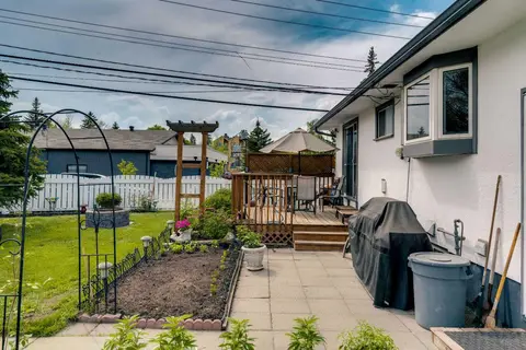 249 Acadia Drive SE photo 37