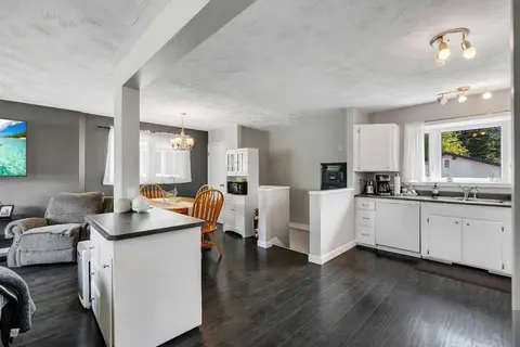 249 Acadia Drive SE photo 8