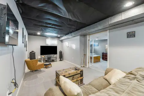 126 Springwood Drive SW photo 15