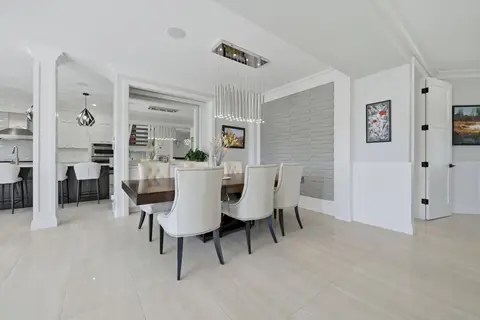 102 Malibou Road  photo 13