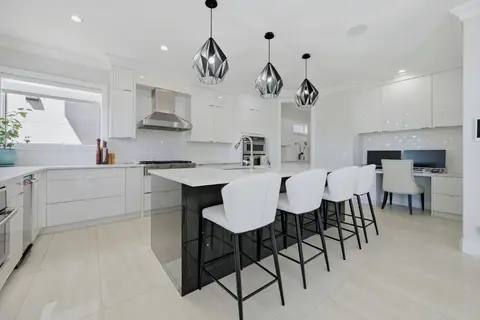 102 Malibou Road  photo 16