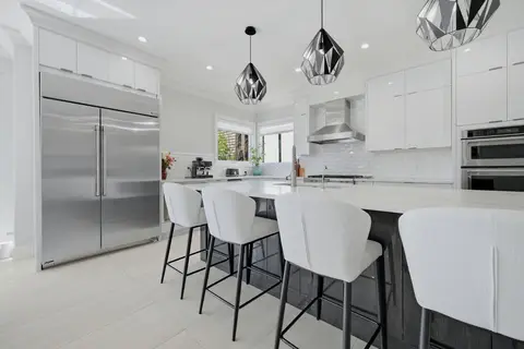 102 Malibou Road  photo 18