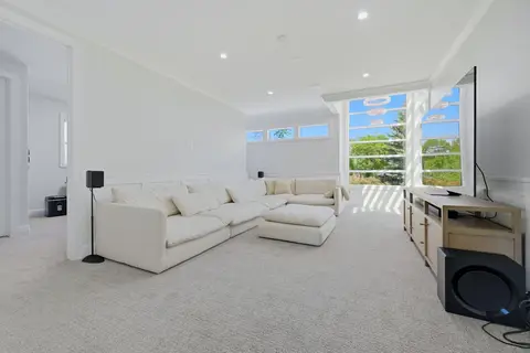 102 Malibou Road  photo 24