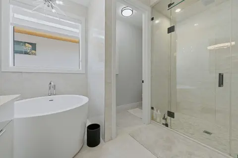102 Malibou Road  photo 28
