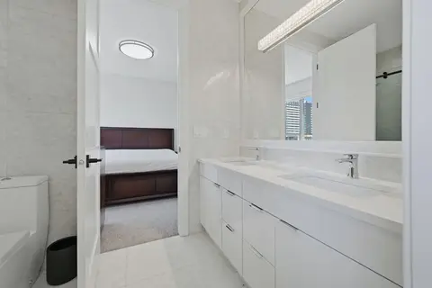 102 Malibou Road  photo 31