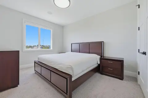 102 Malibou Road  photo 33