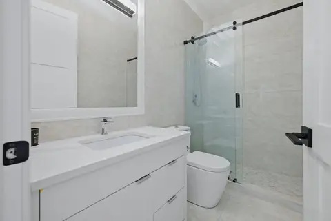102 Malibou Road  photo 34