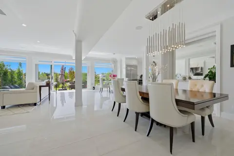 102 Malibou Road  photo 4
