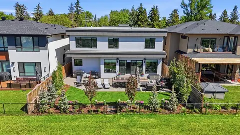102 Malibou Road  photo 46
