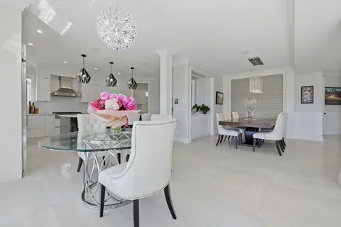 102 Malibou Road  photo 8