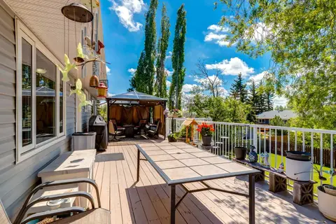 216 Cannington Place SW photo 10