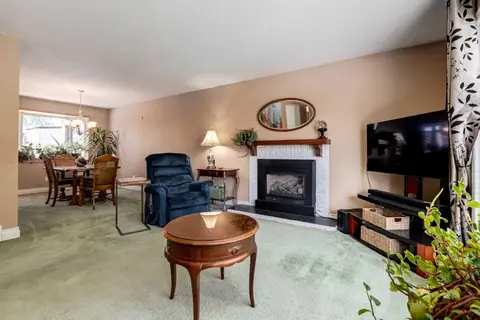 216 Cannington Place SW photo 14