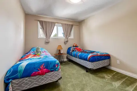 216 Cannington Place SW photo 18