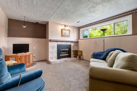 216 Cannington Place SW photo 22